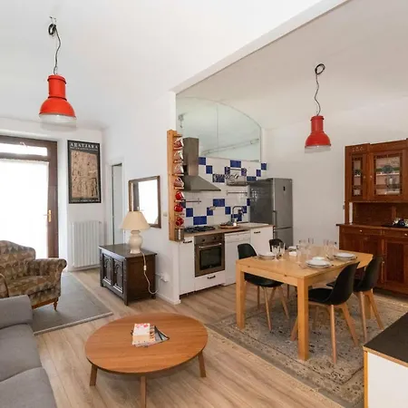 Porta Nuova Cozy X6 - W/ Balcony *