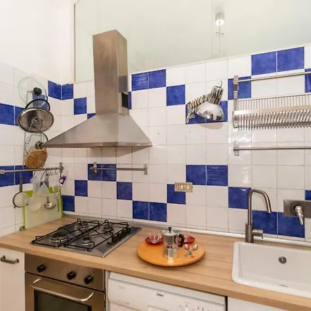 Porta Nuova Cozy X6 - W/ Balcony *